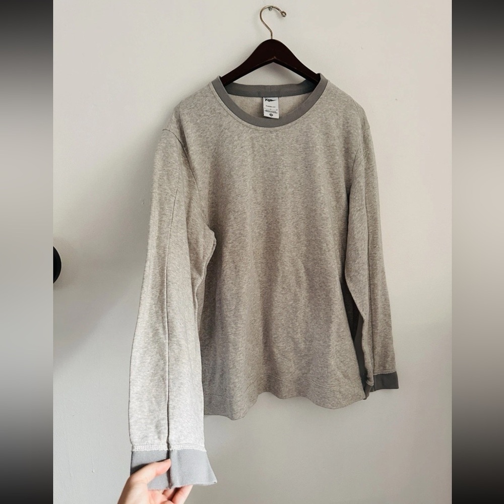 Nike Gray Crewneck Sweater with Classic Knit Design